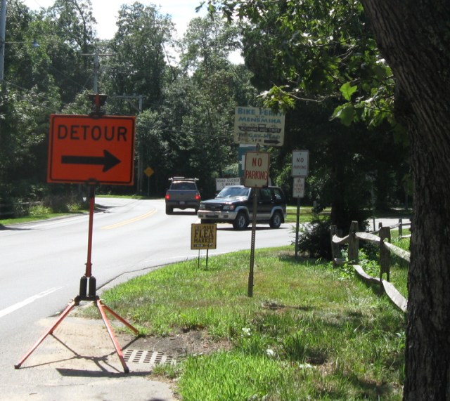 Detour sign at North Rd.